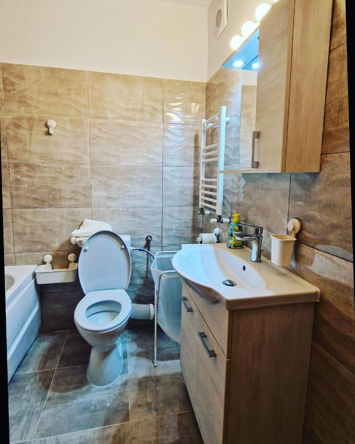 Lux & Confort - Apartament 3 Camere Бухарест Екстер'єр фото