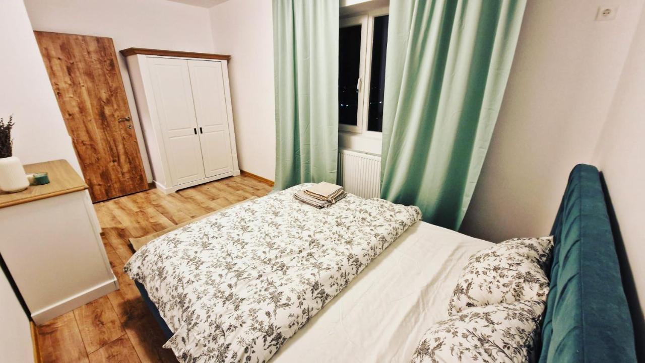 Lux & Confort - Apartament 3 Camere Бухарест Екстер'єр фото