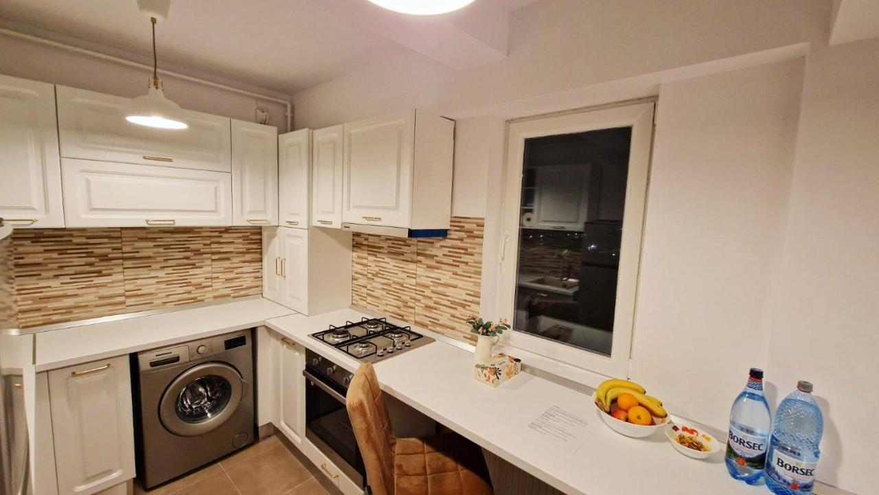 Lux & Confort - Apartament 3 Camere Бухарест Екстер'єр фото